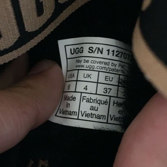 NEW Ugg Women’s Disco Cross Slide Tiger Print Sandals Size 6 - Picture 13 of 14